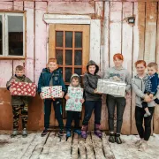 Ukraine, die Vorfreude aufs Auspacken ist gross (Aktion Weihnachtspäckli_Pressebilder)