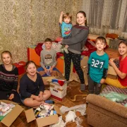 Ukraine, Pa╠êcklisegen in einer Grossfamilie (Aktion Weihnachtspäckli_Pressebilder)
